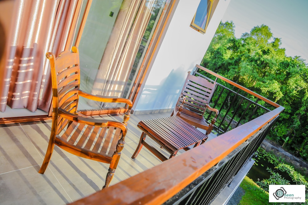 

Bari - Matara - Shades Resort and Villa