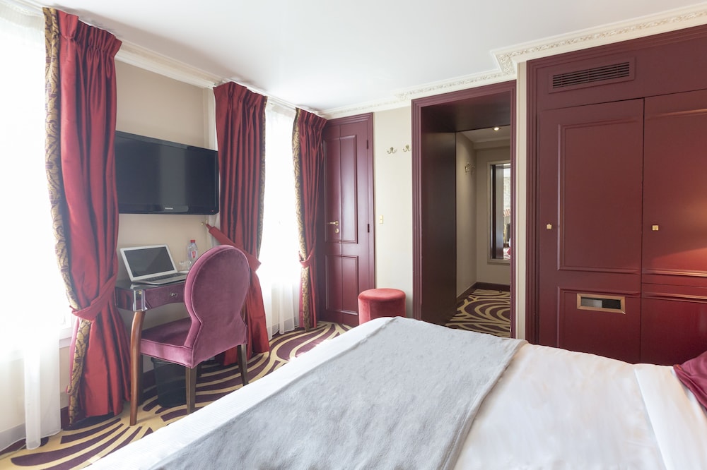 

Bologna - Clichy - Hotel Du Beaumont