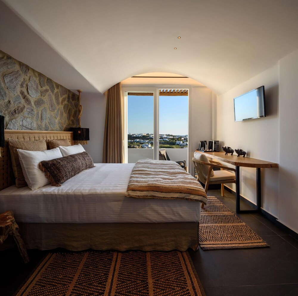 

Lamezia Terme - Ano Mera - Vrachos Suites Mykonos