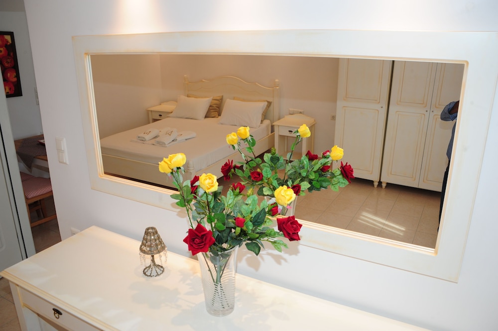 

Milano - Stelida - Annita's Village Hotel
