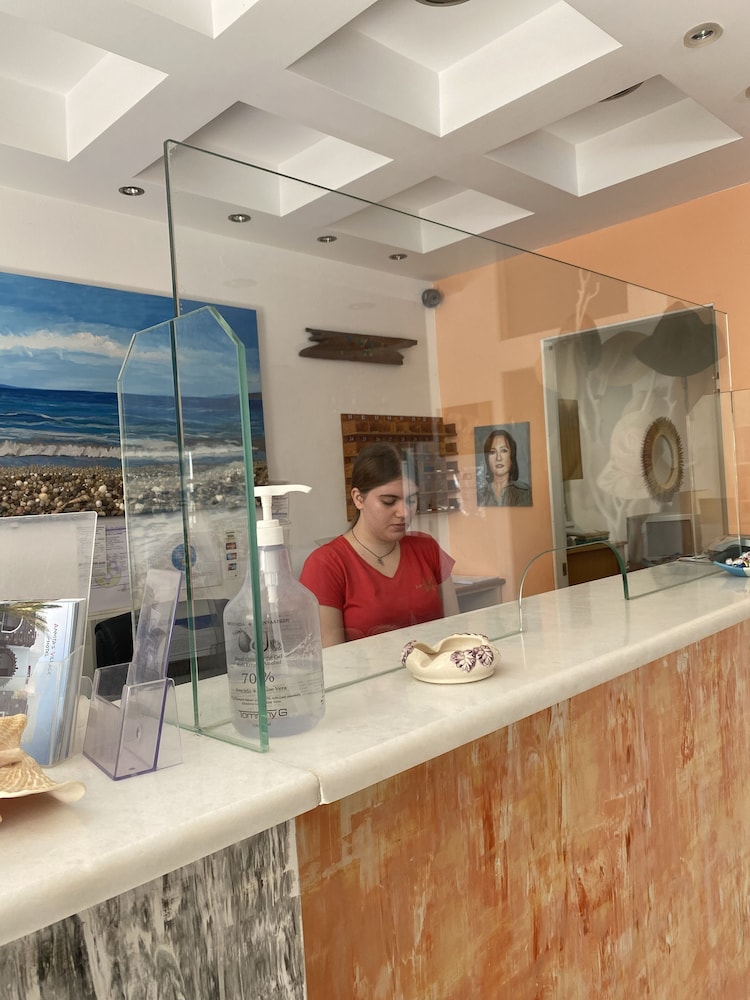 

Milano - Plaka - Annita's Village Hotel