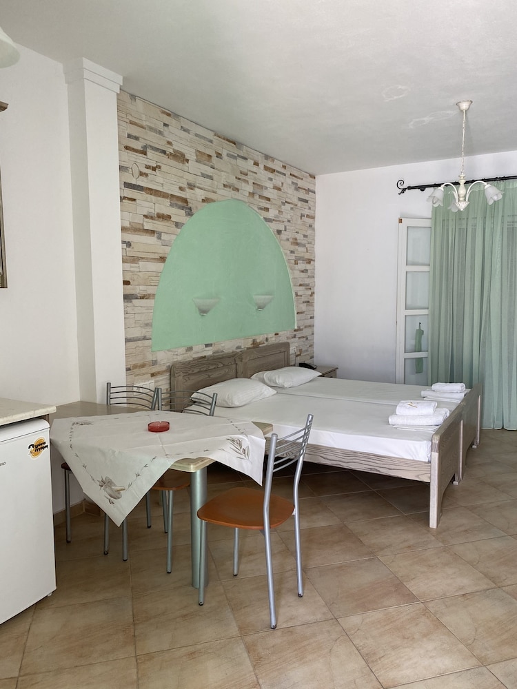 

Milano - Stelida - Annita's Village Hotel