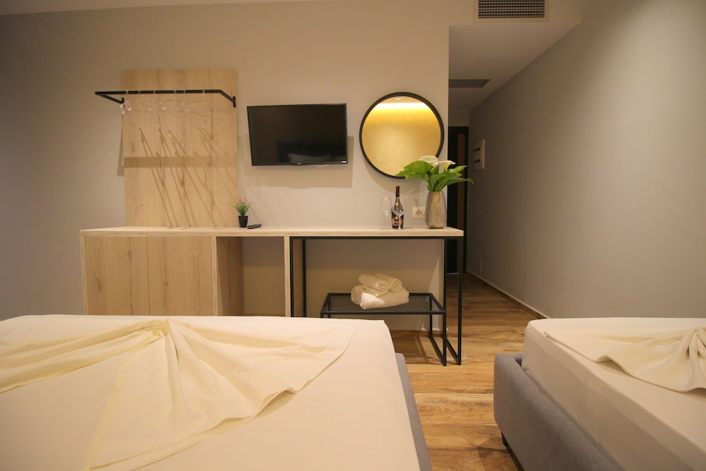 

Catania - Riviera Albanese - Hotel Citrus