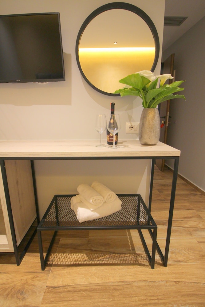 

Catania - Ksamil - Hotel Citrus