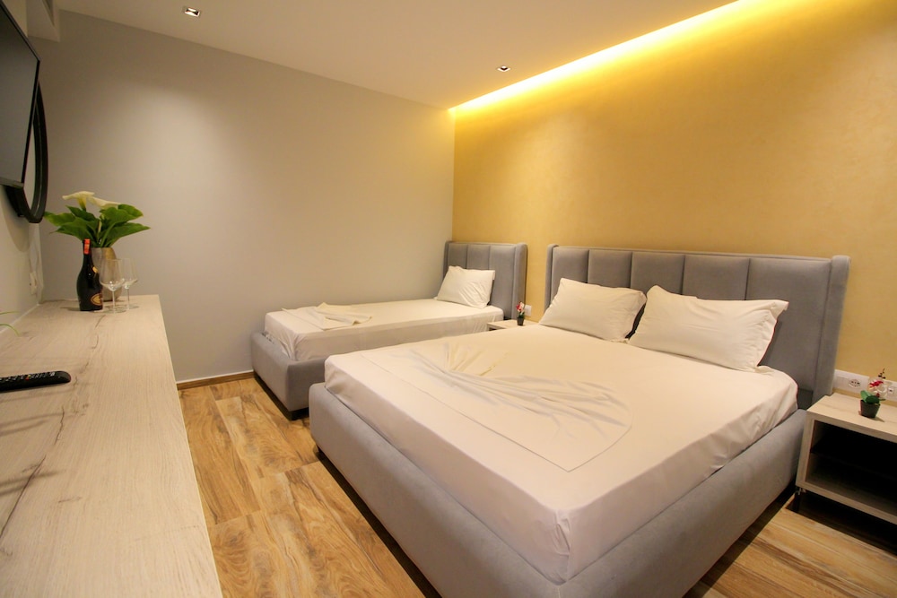 

Bari - Ksamil - Hotel Citrus