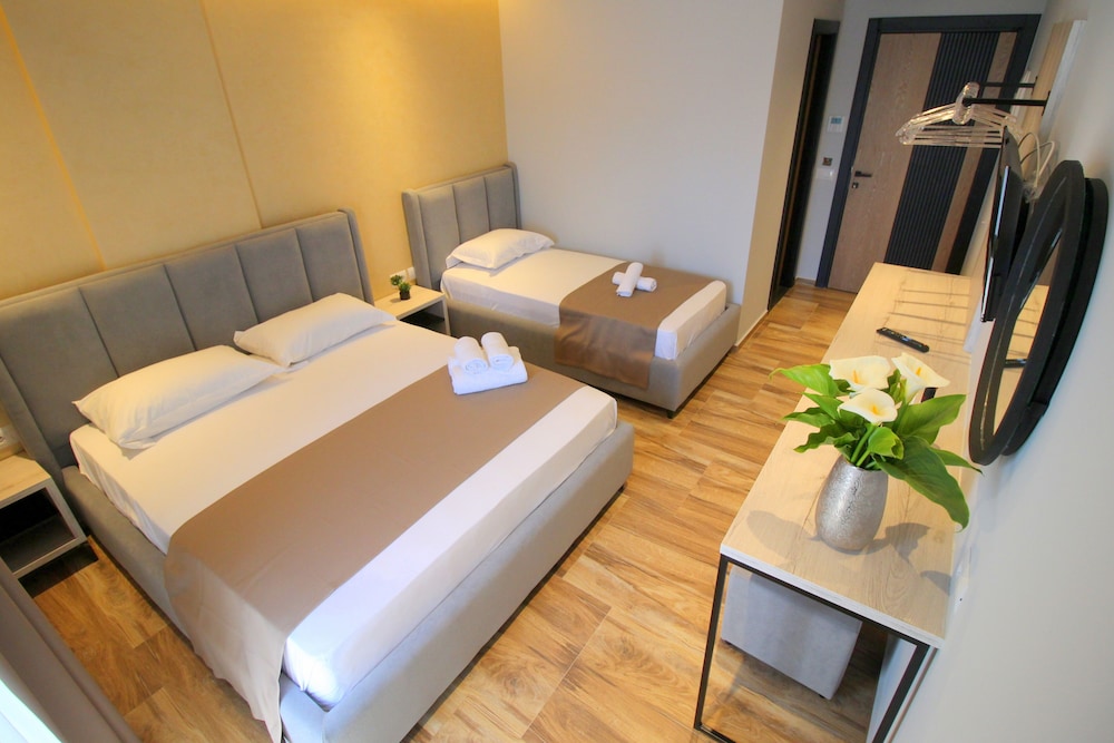 

Napoli - Ksamil - Hotel Citrus