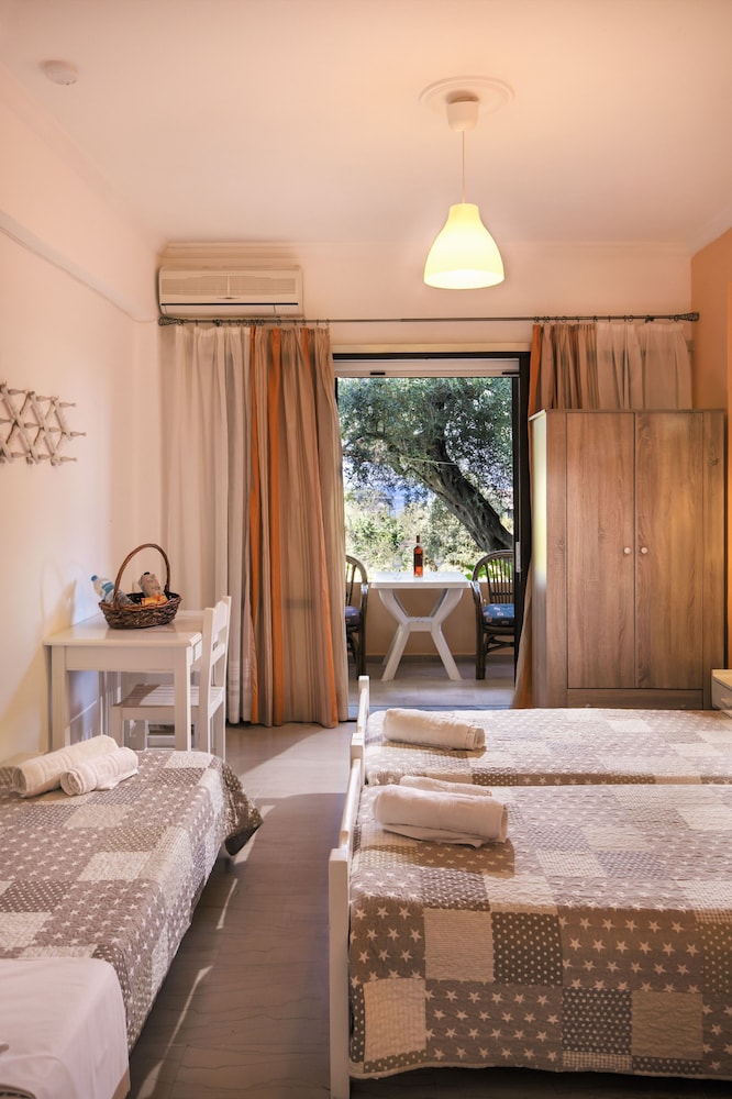 

Napoli - Gouvia - Marilena Apartments & Studios