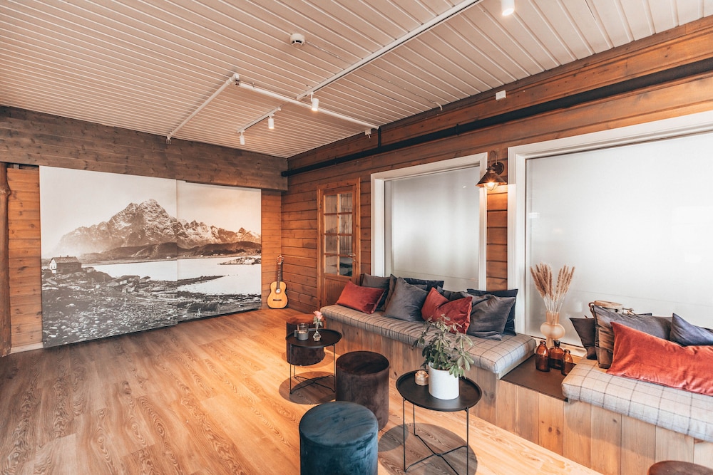 

Milano - Kabelvåg - Skårungen - Hotel, Cabins and Camping