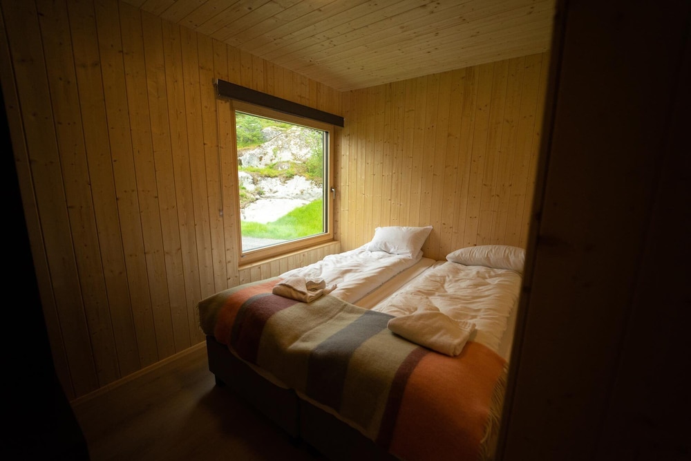 

Milano - Svolvær - Skårungen - Hotel, Cabins and Camping