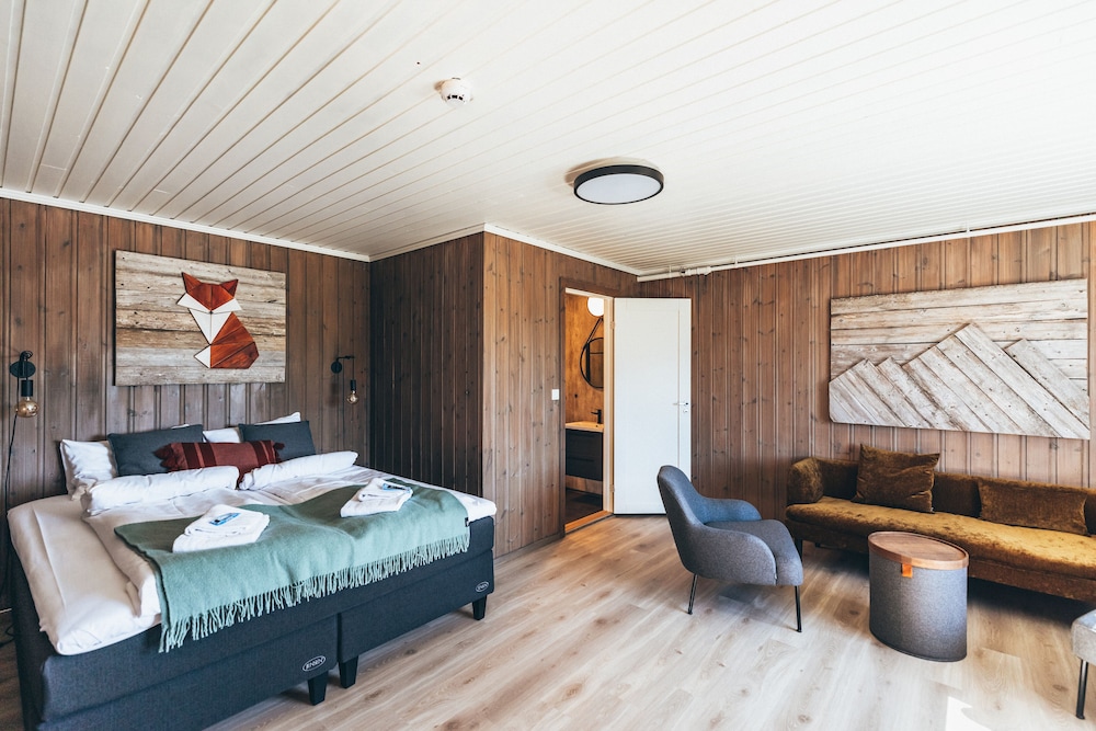 

Milano - Kabelvåg - Skårungen - Hotel, Cabins and Camping