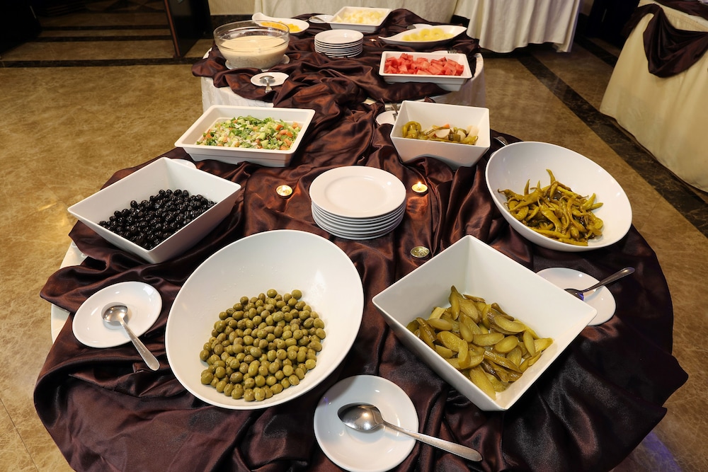 

Napoli - Sharjah - Royal Grand Suite Hotel