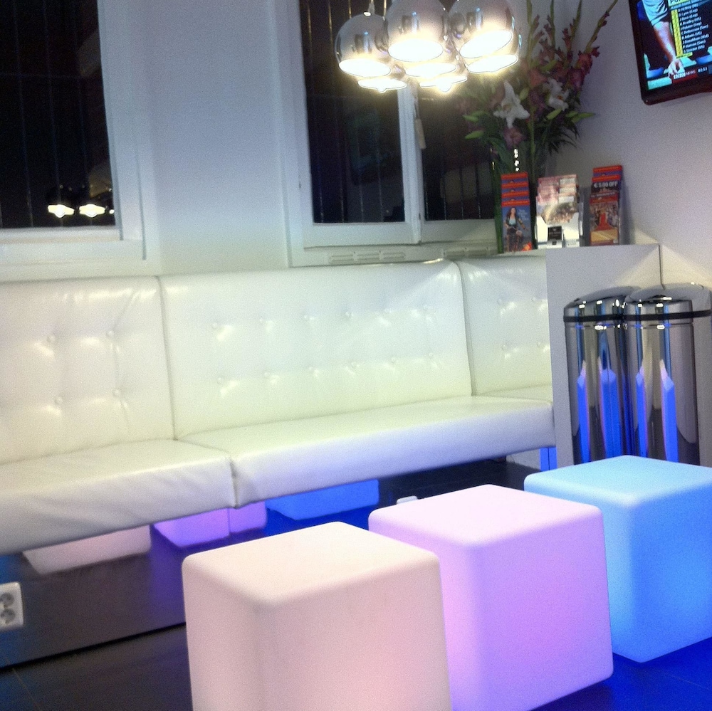 

Napoli - Schiphol - Hotel Vossius Vondelpark