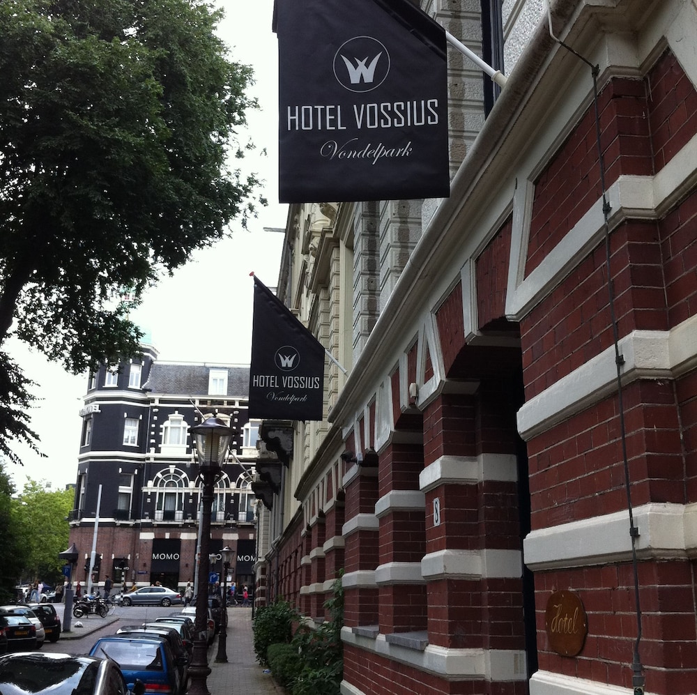 

Bari - Schiphol - Hotel Vossius Vondelpark