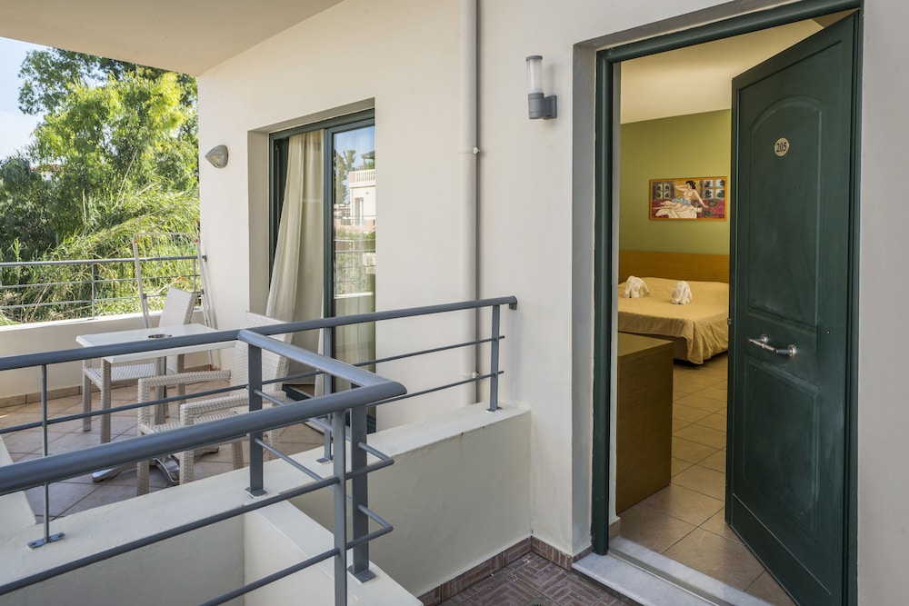 

Catania - Agia Marina Nea Kydonias - Athina Beach Hotel