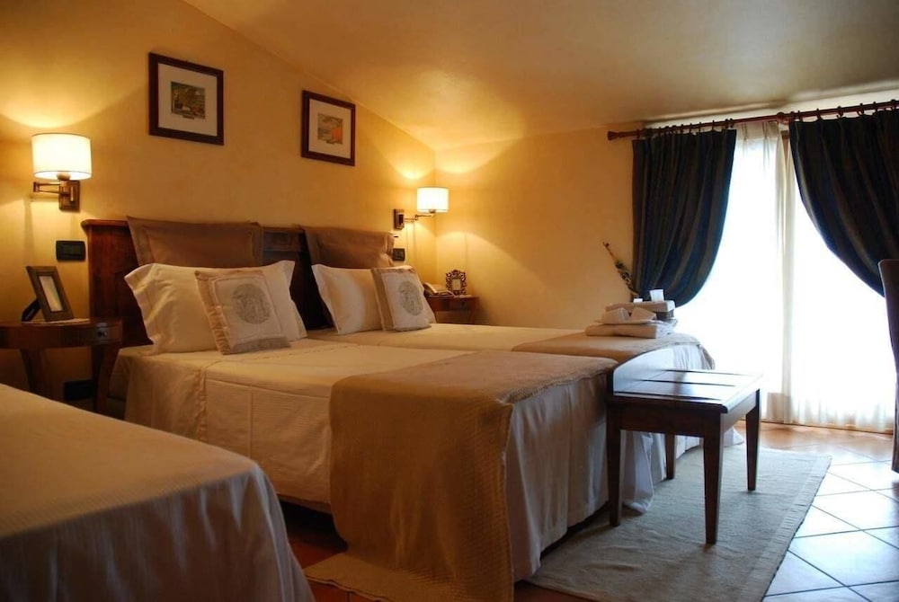 

Milano - Casalnuovo di Napoli - Hotel Casal Dell'Angelo