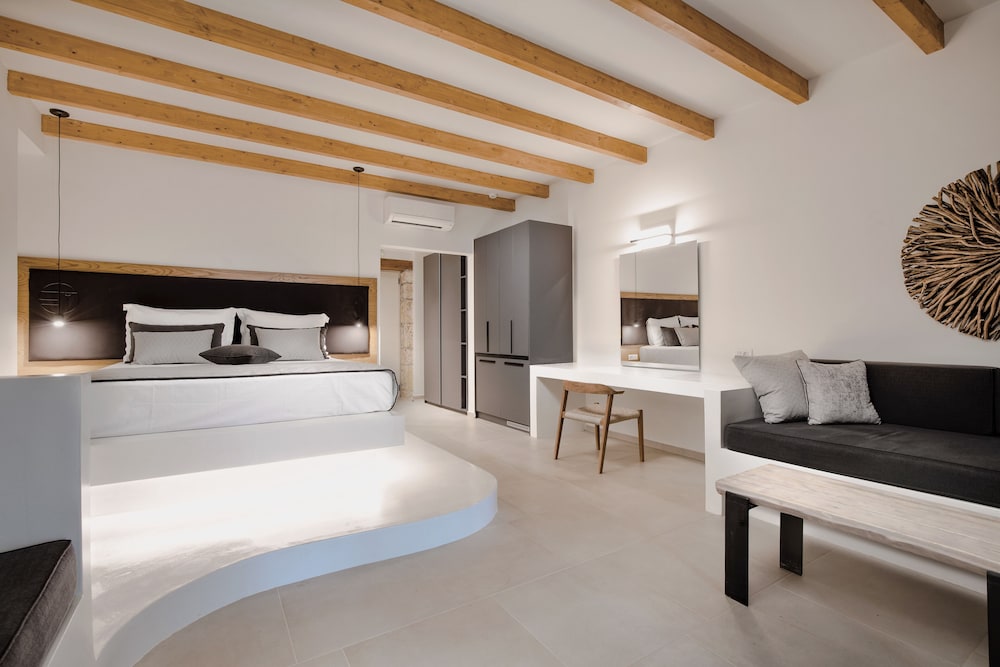

Napoli - Koríthion - Aliv stone suites & spa