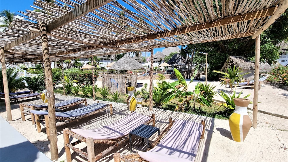 

Bologna - Uroa - Paradise Beach Resort & Spa