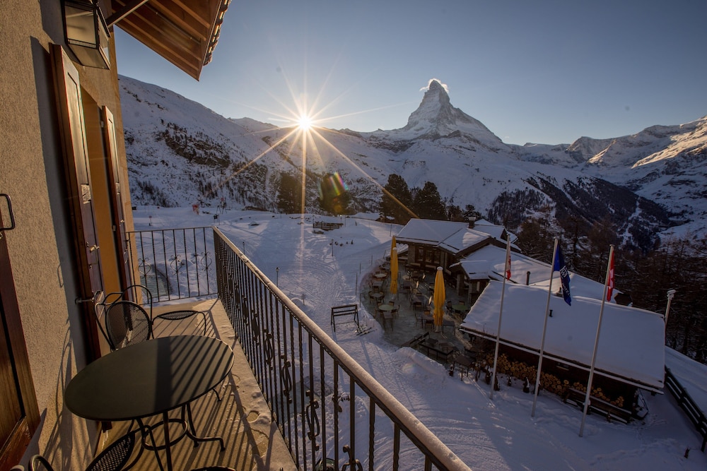 

Roma - Zermatt - Riffelalp Resort 2222m - Ski-in & Ski-out