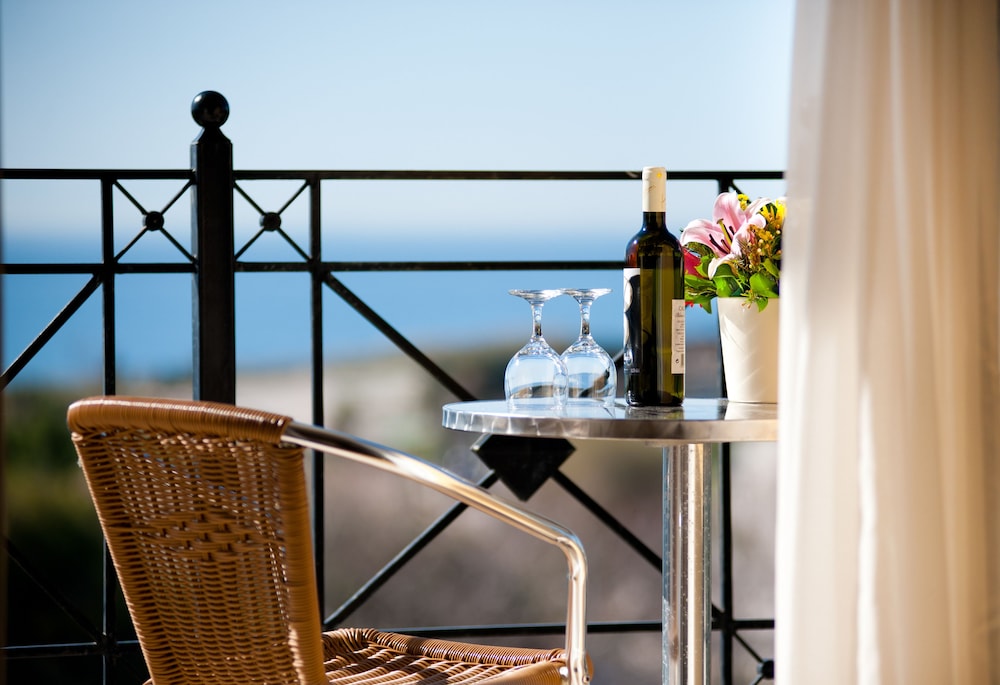 

Milano - Vouliagmeni - London Hotel