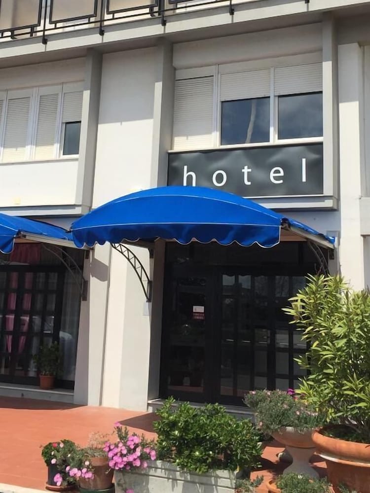 

Milano - Maremma, Toscana - Hotel Letizia