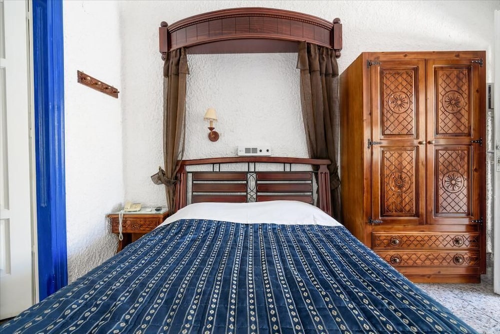

Napoli - Órmos Athiniós - Hotel Porto Perissa