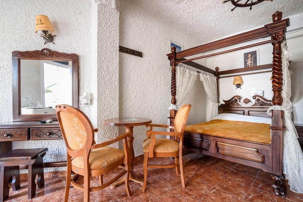 

Verona - Karterados - Hotel Porto Perissa