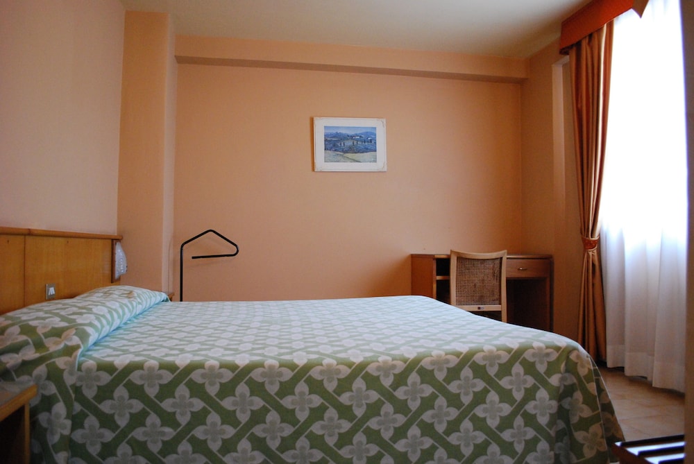 

Palermo - Porto Empedocle - Hotel Tre Torri