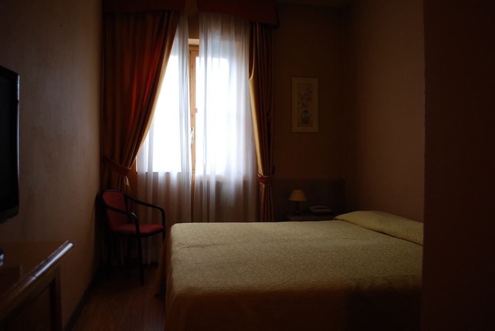

Verona - Porto Empedocle - Hotel Tre Torri