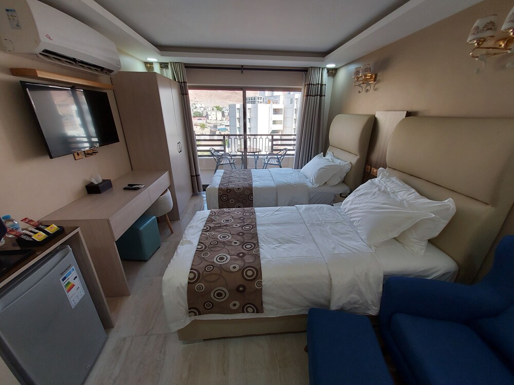 

Bari - Aqaba - Jordan Seasons Hotel