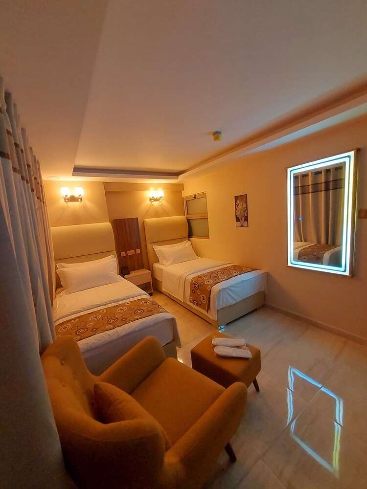 

Palermo - Aqaba - Jordan Seasons Hotel