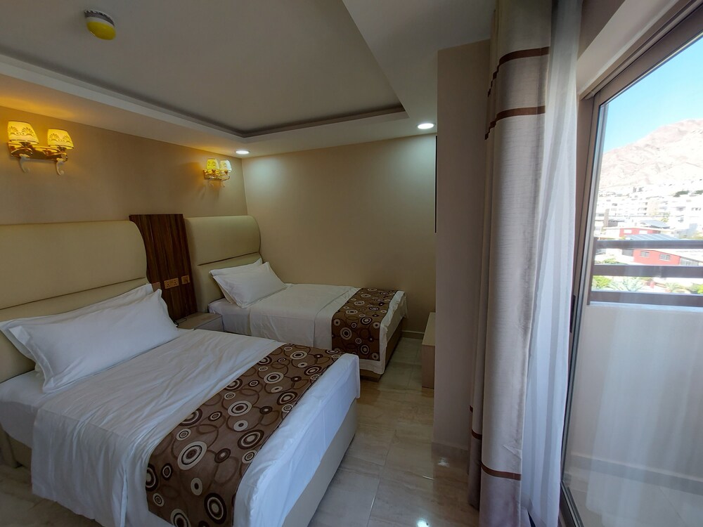 

Cagliari - Aqaba - Jordan Seasons Hotel