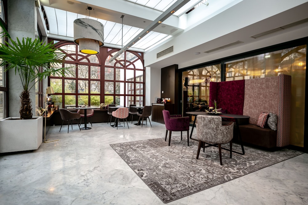 

Bari - Linz - arte Hotel Linz