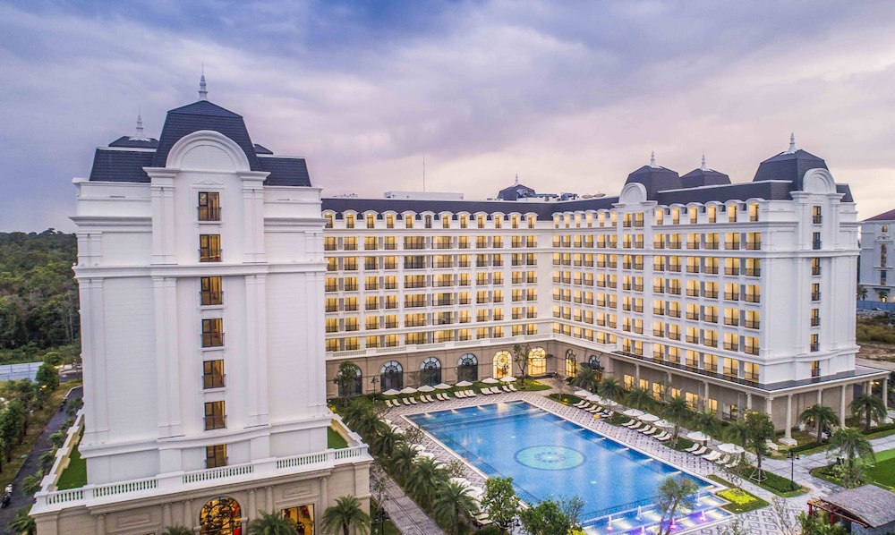 

Milano - Ganh Dau - Vinholidays Fiesta Phu Quoc