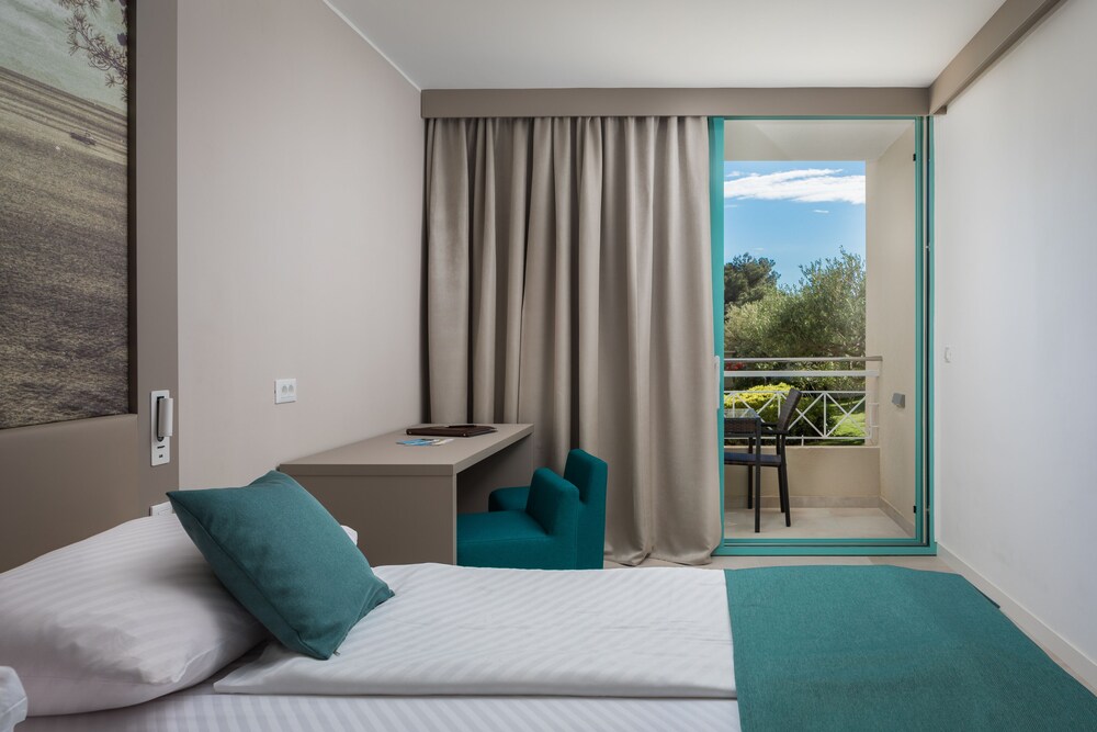 

Napoli - Isola di Lesina, Croazia - BRETANIDE Sport & Wellness Resort - All Inclusive