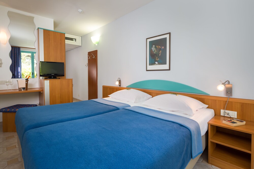 

Milano - Stari Grad, Lesina - BRETANIDE Sport & Wellness Resort - All Inclusive