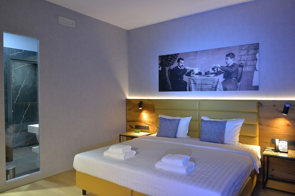 

Roma - Vorë - mk hotel tirana