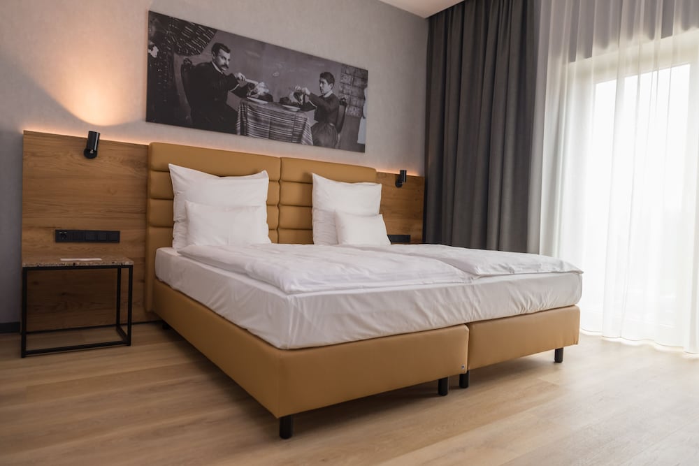 

Bologna - Rinas - mk hotel tirana