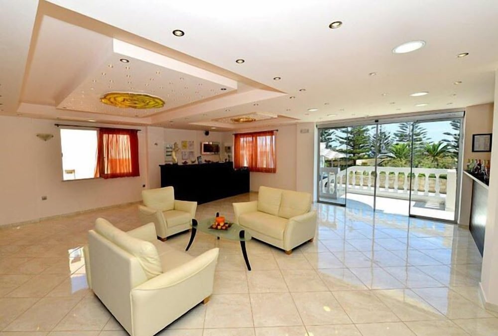 

Torino - Kolimbari - Golden Rose Suites