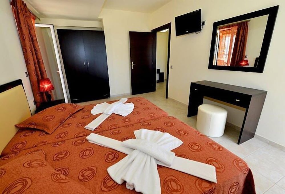 

Roma - Kolimbari - Golden Rose Suites
