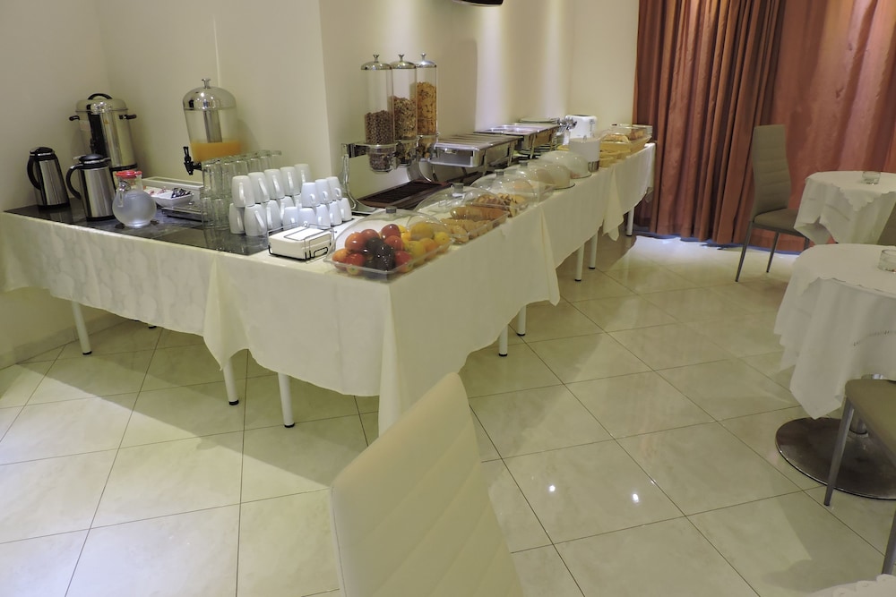 

Milano - Kolimbari - Golden Rose Suites