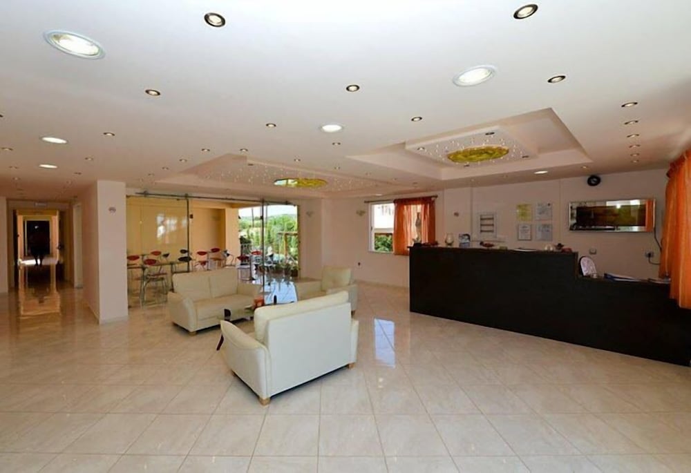 

Roma - Kolimbari - Golden Rose Suites
