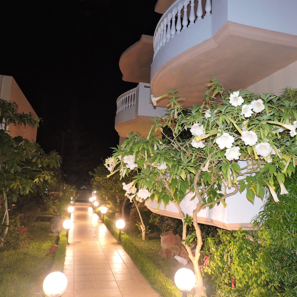 

Milano - Kolimbari - Golden Rose Suites