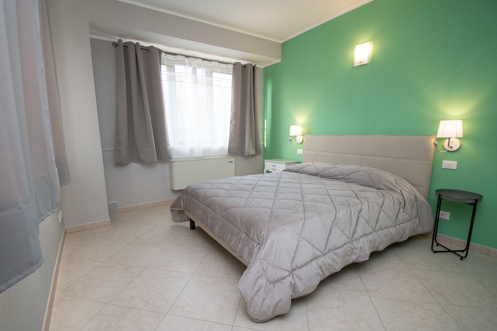 

Milano - Sirmione - Luxury Martina Appartamenti
