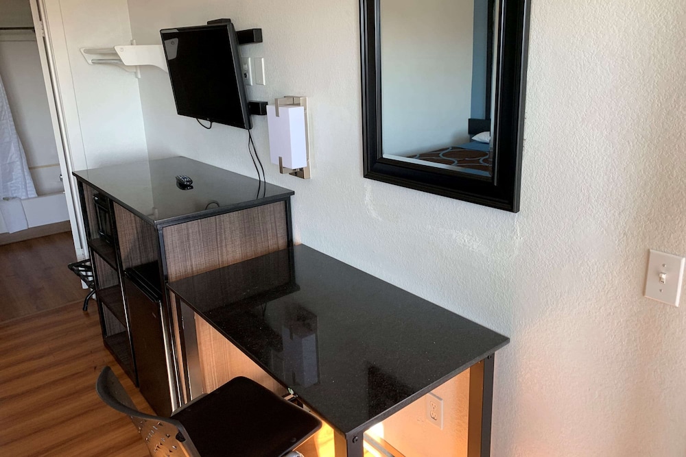

Napoli - Phoenix (AZ) - Super 8 by Wyndham Phoenix West