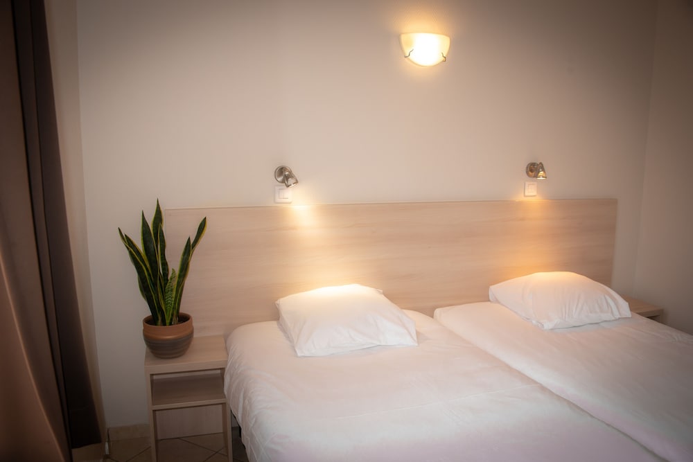 

Roma - Menton - Hotel et Appartements Reine D'Azur