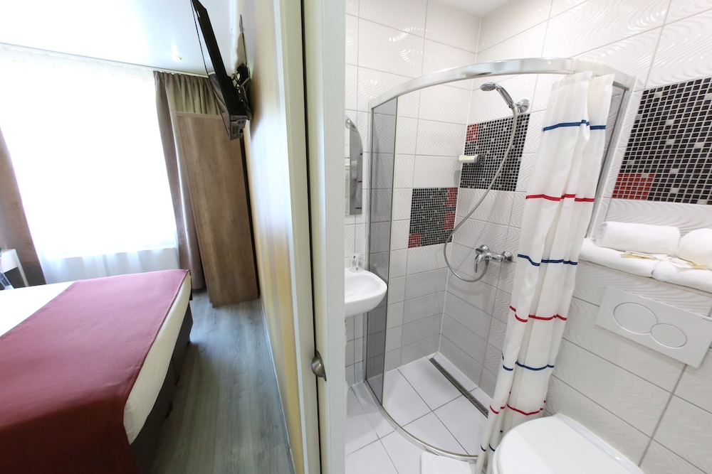 

Pescara - Bruxelles - Hotel Phenix