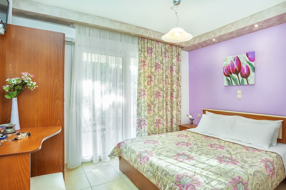 

Verona - Kassandra - Paliouri - Anna Hotel
