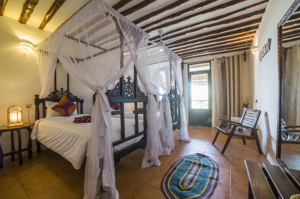 

Bari - Uroa - Antonio Beach Tree House Hotel & Spa