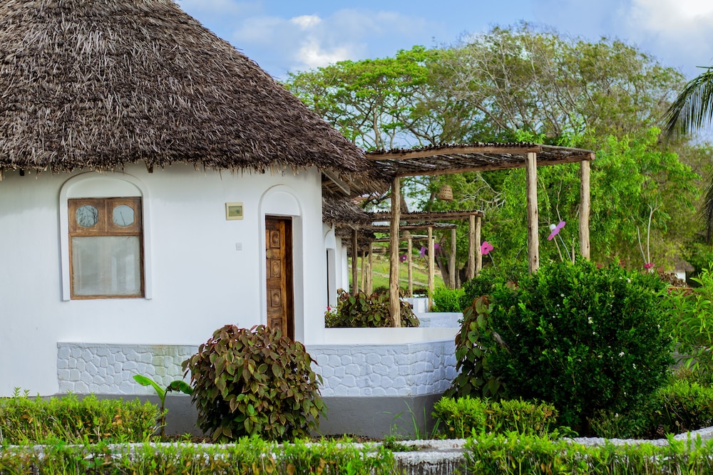 

Bari - Uroa - Antonio Beach Tree House Hotel & Spa