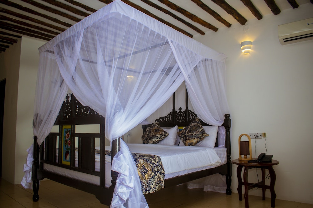 

Milano - Uroa - Antonio Beach Tree House Hotel & Spa